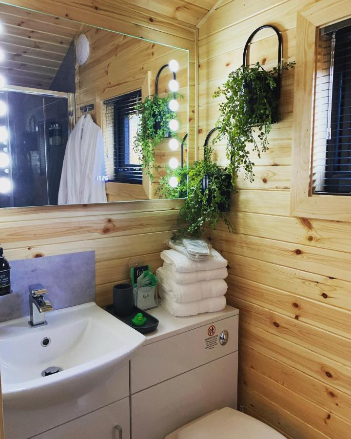 River Huts, Highland River Retreat With Hot Tub Inverness Exteriér fotografie
